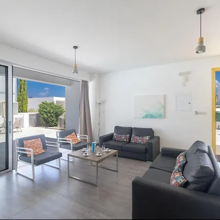 Greco Ccv4- 5-schlafzimmer-villa Mit Privatem Pool In Zentrum By Interhome Nyaraló Protarász