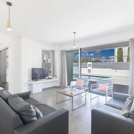 別荘 Greco Ccv4- 5-schlafzimmer-villa Mit Privatem Pool In Zentrum By Interhome *