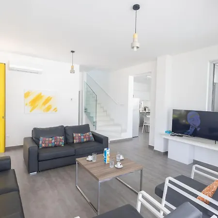 Hébergement de vacances Greco Ccv4- 5-schlafzimmer-villa Mit Privatem Pool In Zentrum By Interhome Protaras