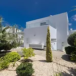 Greco Ccv4- 5-schlafzimmer-villa Mit Privatem Pool In Zentrum By Interhome * Protaras