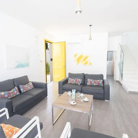 Greco Ccv4- 5-schlafzimmer-villa Mit Privatem Pool In Zentrum By Interhome Feriehus *
