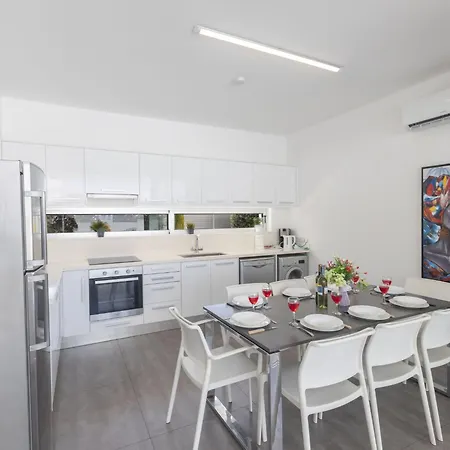 Greco Ccv4- 5-schlafzimmer-villa Mit Privatem Pool In Zentrum By Interhome Protaras