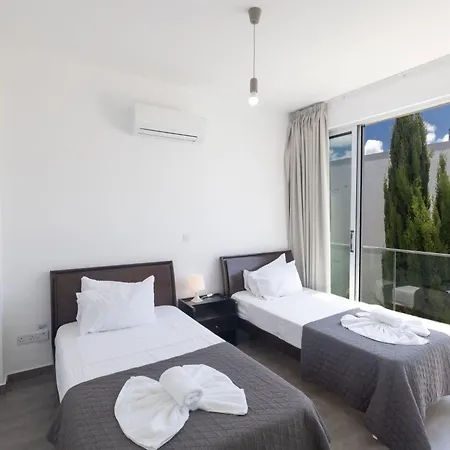Feriehus Greco Ccv4- 5-schlafzimmer-villa Mit Privatem Pool In Zentrum By Interhome