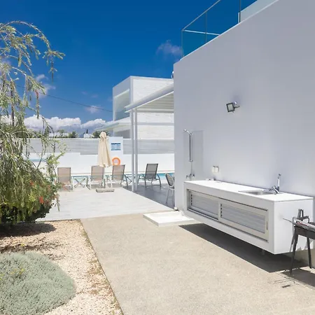 Greco Ccv4- 5-schlafzimmer-villa Mit Privatem Pool In Zentrum By Interhome Protaras