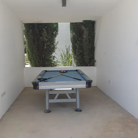 Greco Ccv4- 5-schlafzimmer-villa Mit Privatem Pool In Zentrum By Interhome Feriehus