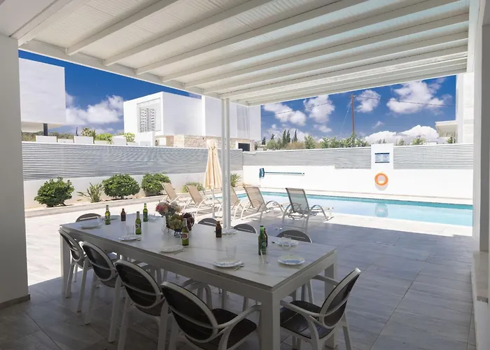 Greco Ccv4- 5-schlafzimmer-villa Mit Privatem Pool In Zentrum By Interhome Case de vacanță Protaras