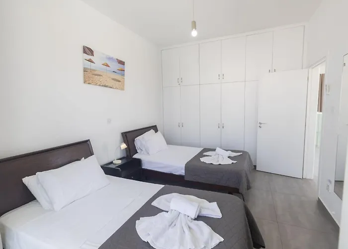 Greco Ccv4- 5-schlafzimmer-villa Mit Privatem Pool In Zentrum By Interhome Case de vacanță *