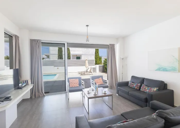 Prázdninový dům Greco Ccv4- 5-schlafzimmer-villa Mit Privatem Pool In Zentrum By Interhome *