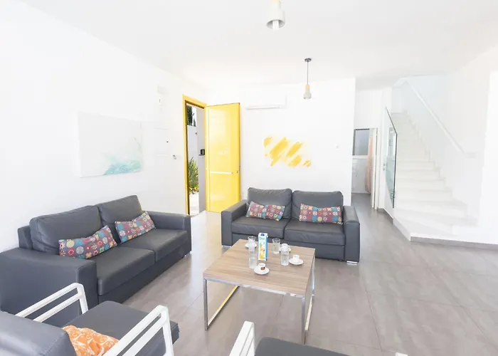 Greco Ccv4- 5-schlafzimmer-villa Mit Privatem Pool In Zentrum By Interhome Prázdninový dům *